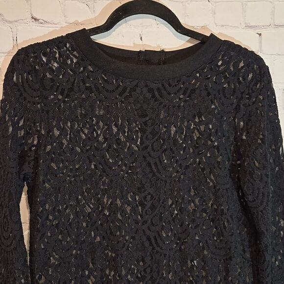 Banana Republic black lace top size S - Picture 2 of 9